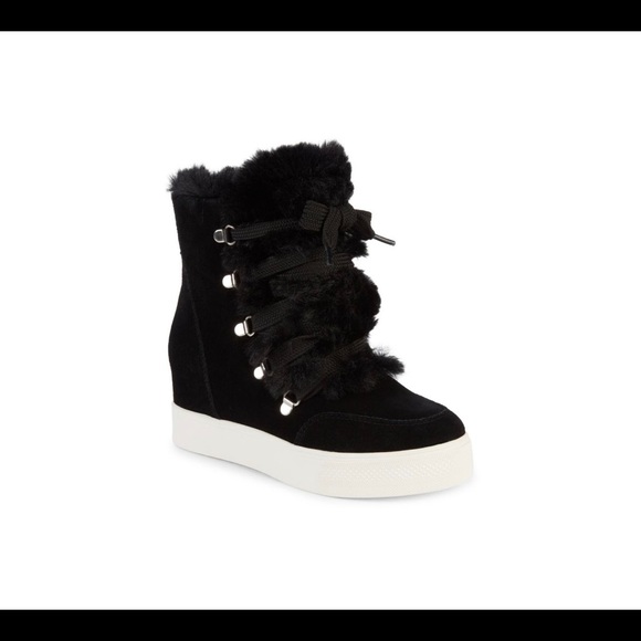 Steve Madden Shoes - 🎉HP 🎉[Steve Madden] Faux Fur Suede Boots